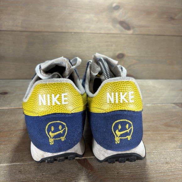 nike challenger OG mens size 9 shoes blue peace love basketball sneakers - Picture 4 of 9